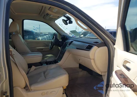 2008 Cadillac Escalade Standard z USA, uszkodzony, nr VIN 1GYFK63818R255668